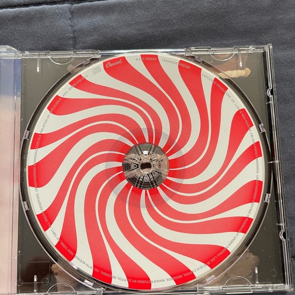 Katy Perry Teenage Dream CD 
Buy 2 Get 1 Free - Picture 2 of 3